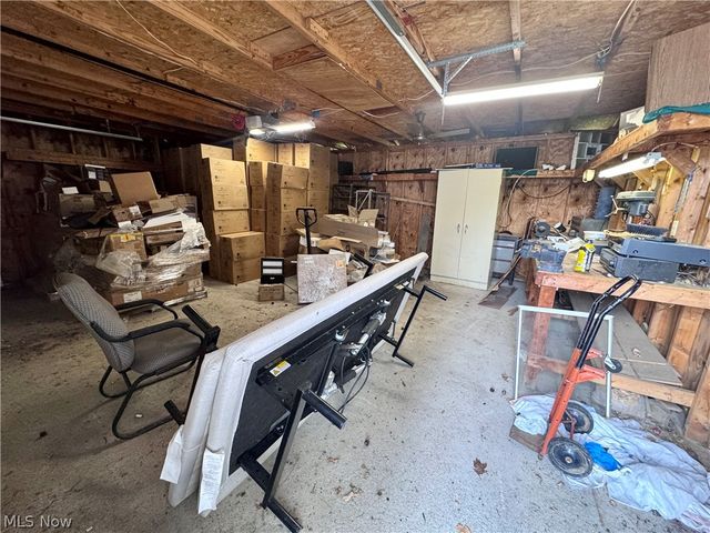 887-889 Colony Drive, Aurora, OH 44202