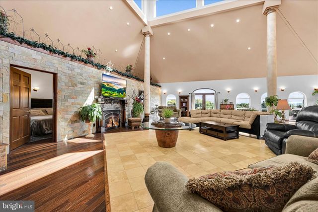 1076 INDIAN CV, Auburn, PA 17922