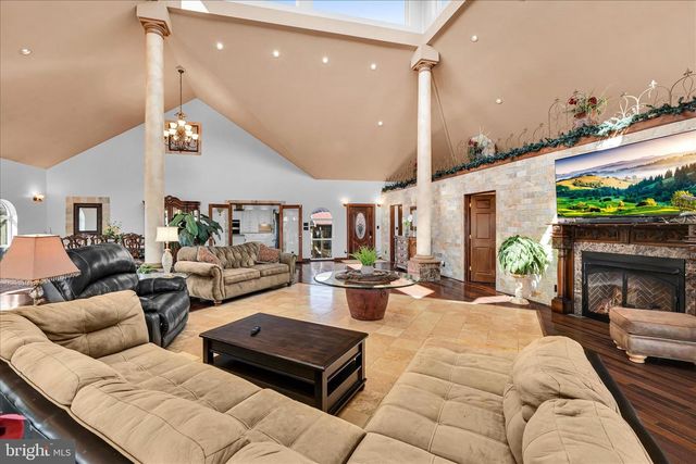 1076 INDIAN CV, Auburn, PA 17922