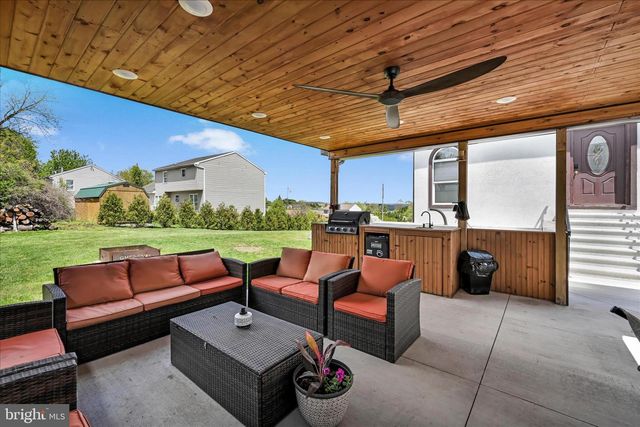 1076 INDIAN CV, Auburn, PA 17922