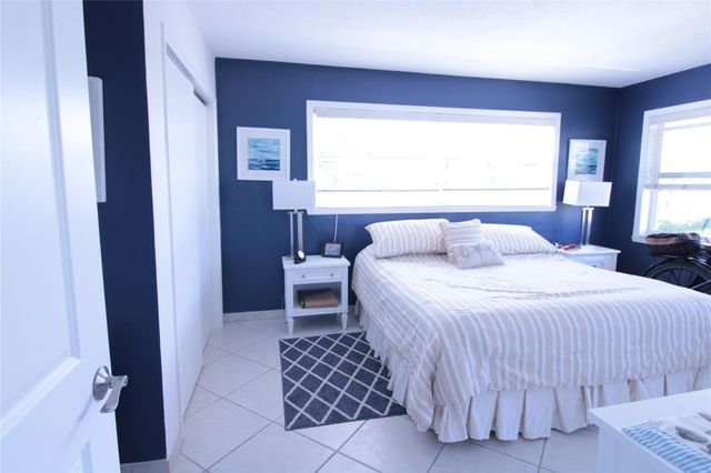 470 Paradise Isle Boulevard 301, Hallandale Beach, FL 33009