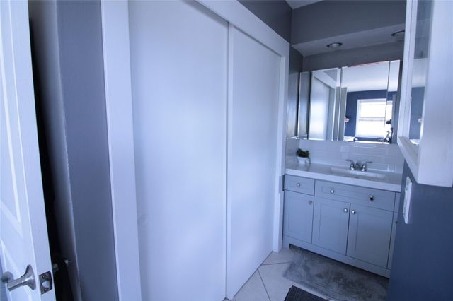 470 Paradise Isle Boulevard 301, Hallandale Beach, FL 33009