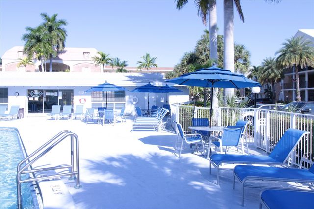 470 Paradise Isle Boulevard 301, Hallandale Beach, FL 33009