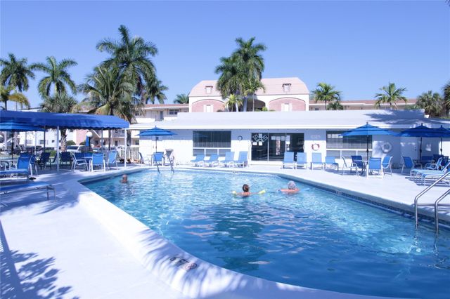 470 Paradise Isle Boulevard 301, Hallandale Beach, FL 33009