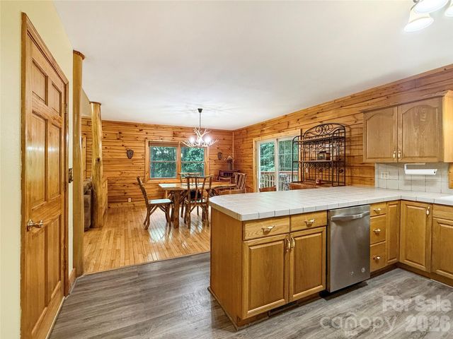 321 Grays Shadow Lane, Banner Elk, NC 28604