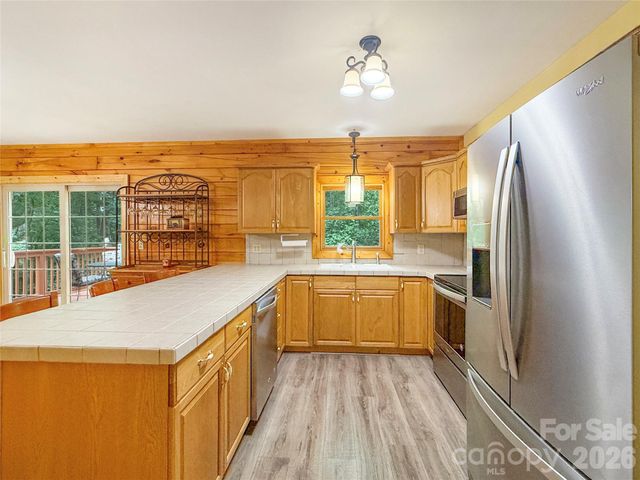 321 Grays Shadow Lane, Banner Elk, NC 28604