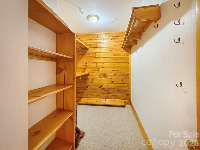 321 Grays Shadow Lane, Banner Elk, NC 28604