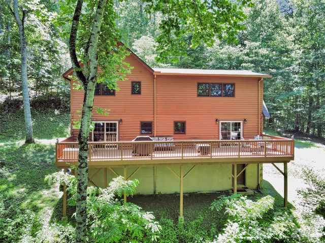 321 Grays Shadow Lane, Banner Elk, NC 28604