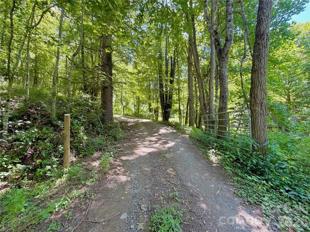 321 Grays Shadow Lane, Banner Elk, NC 28604
