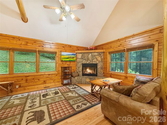 321 Grays Shadow Lane, Banner Elk, NC 28604