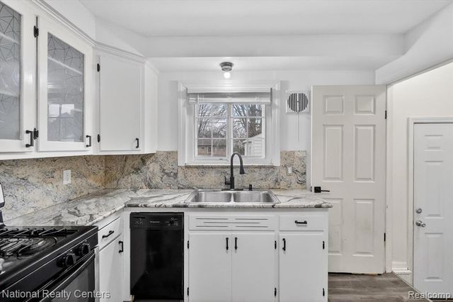 26254 Cathedral, Redford, MI 48239