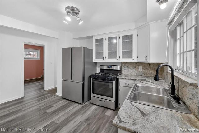 26254 Cathedral, Redford, MI 48239