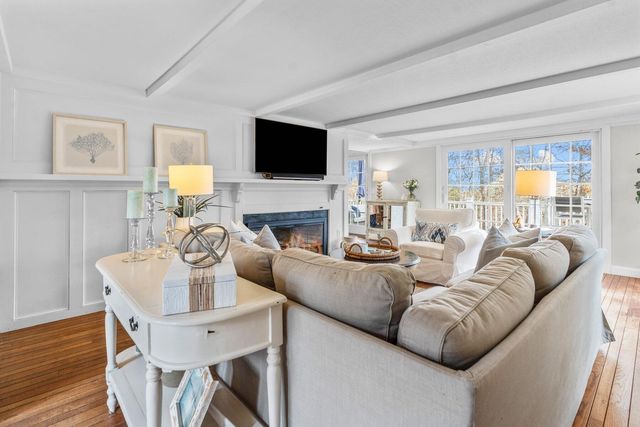 21 Fiddler Crab Lane, Mashpee, MA 02649