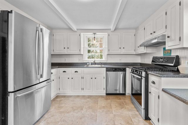 21 Fiddler Crab Lane, Mashpee, MA 02649