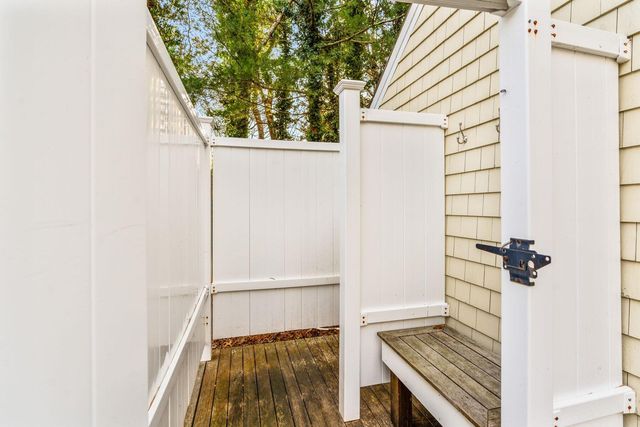 21 Fiddler Crab Lane, Mashpee, MA 02649