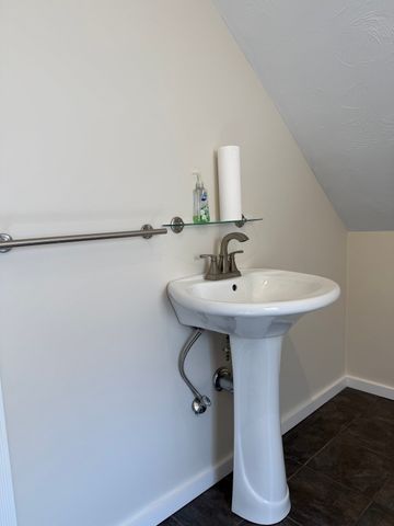 58 Bailey St, Worcester, MA 01602