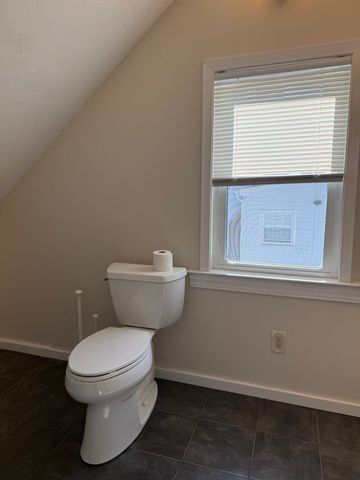 58 Bailey St, Worcester, MA 01602