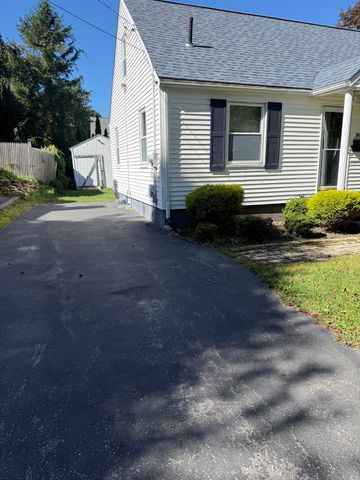 58 Bailey St, Worcester, MA 01602