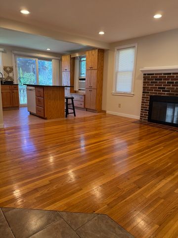58 Bailey St, Worcester, MA 01602