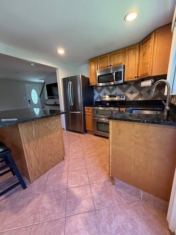 58 Bailey St, Worcester, MA 01602