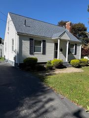 58 Bailey St, Worcester, MA 01602