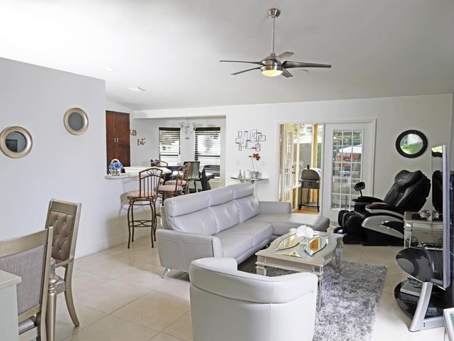 1614 SW Cefalu Circle, Port St Lucie, FL 34953