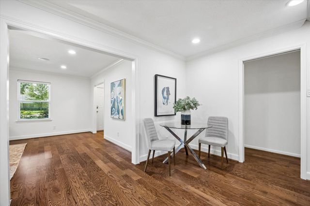 10423 Barwood Drive, Houston, TX 77043