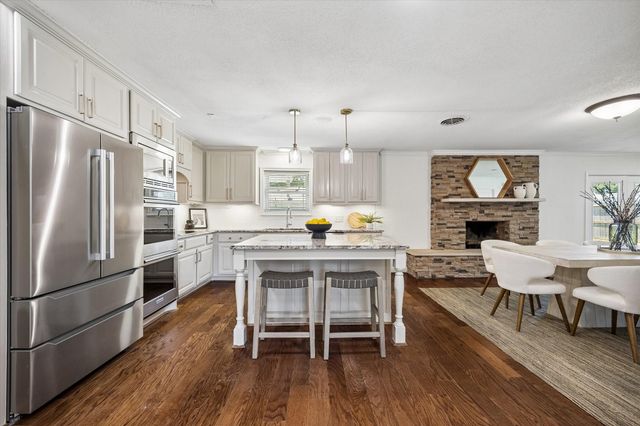 10423 Barwood Drive, Houston, TX 77043