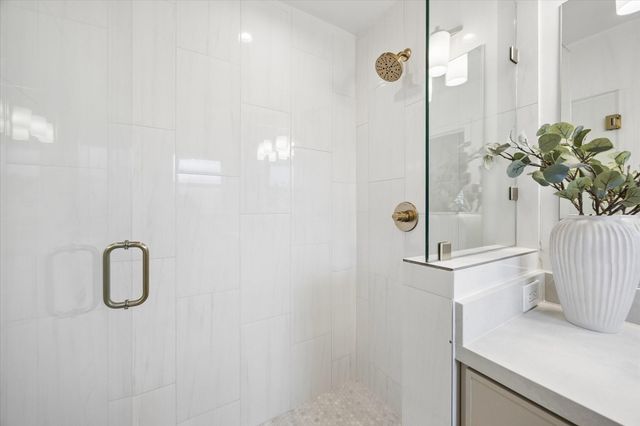 10423 Barwood Drive, Houston, TX 77043