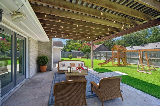 10423 Barwood Drive, Houston, TX 77043