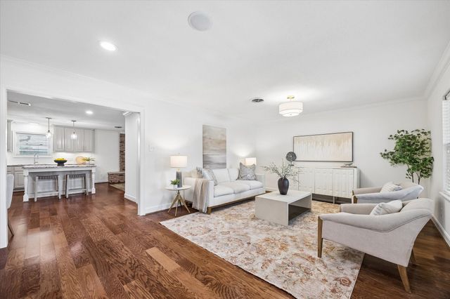 10423 Barwood Drive, Houston, TX 77043