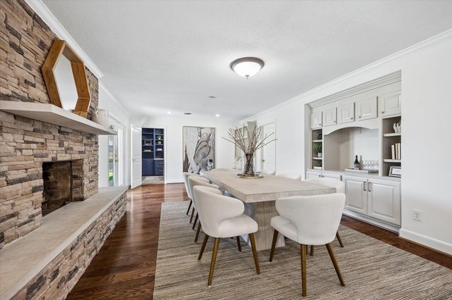 10423 Barwood Drive, Houston, TX 77043