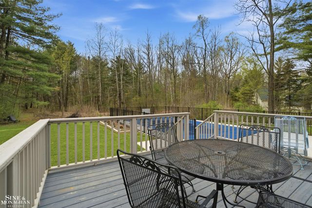 668 S Bartlett Road, St Clair, MI 48079