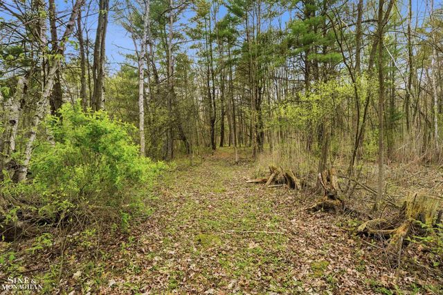 668 S Bartlett Road, St Clair, MI 48079