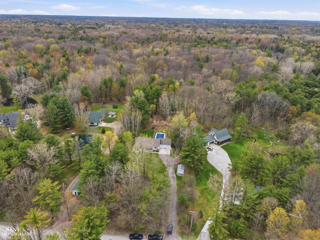 668 S Bartlett Road, St Clair, MI 48079