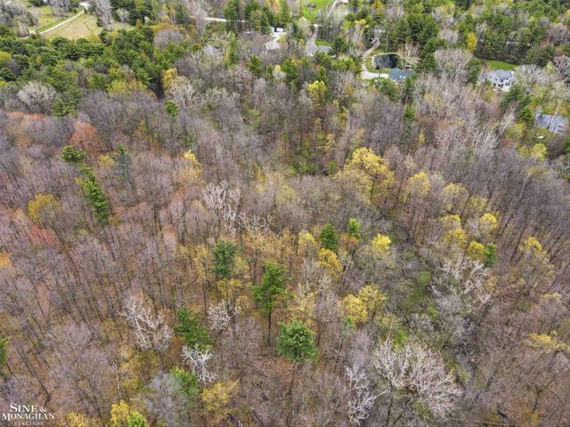 668 S Bartlett Road, St Clair, MI 48079
