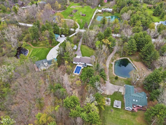 668 S Bartlett Road, St Clair, MI 48079