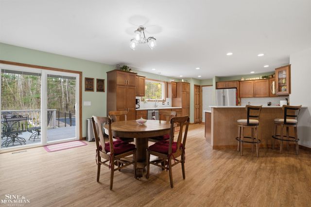 668 S Bartlett Road, St Clair, MI 48079