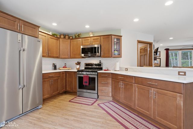 668 S Bartlett Road, St Clair, MI 48079
