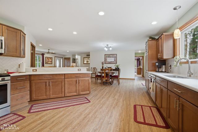668 S Bartlett Road, St Clair, MI 48079