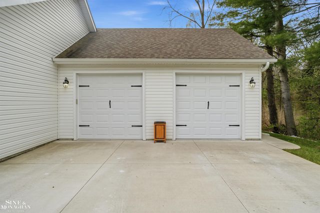 668 S Bartlett Road, St Clair, MI 48079