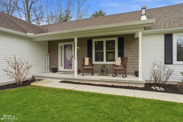668 S Bartlett Road, St Clair, MI 48079