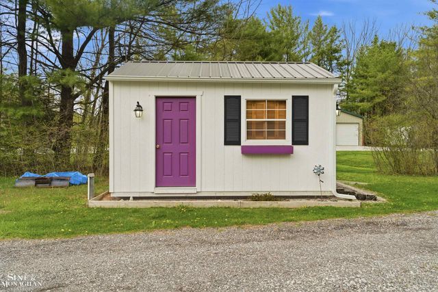 668 S Bartlett Road, St Clair, MI 48079