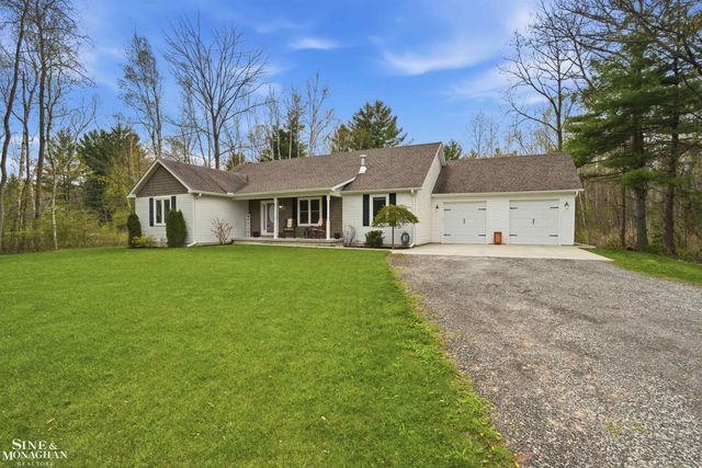 668 S Bartlett Road, St Clair, MI 48079