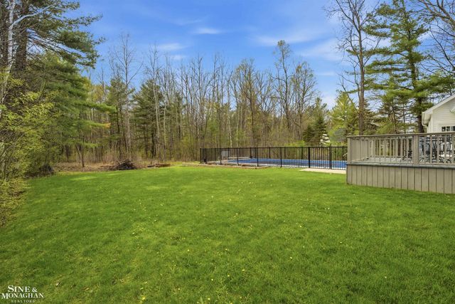 668 S Bartlett Road, St Clair, MI 48079