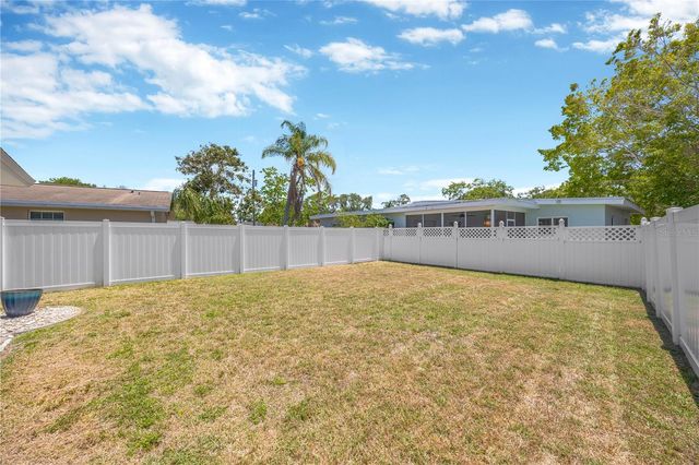 2155 EDYTHE DR, Dunedin, FL 34698