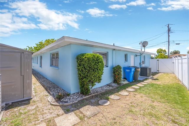 2155 EDYTHE DR, Dunedin, FL 34698