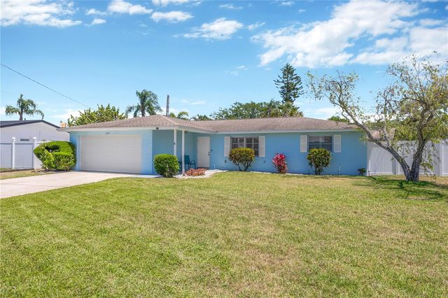 2155 EDYTHE DR, Dunedin, FL 34698