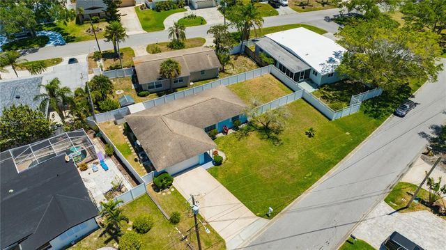 2155 EDYTHE DR, Dunedin, FL 34698