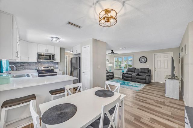 2155 EDYTHE DR, Dunedin, FL 34698